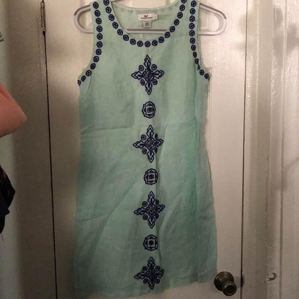 Vineyard vines dress light green with blue